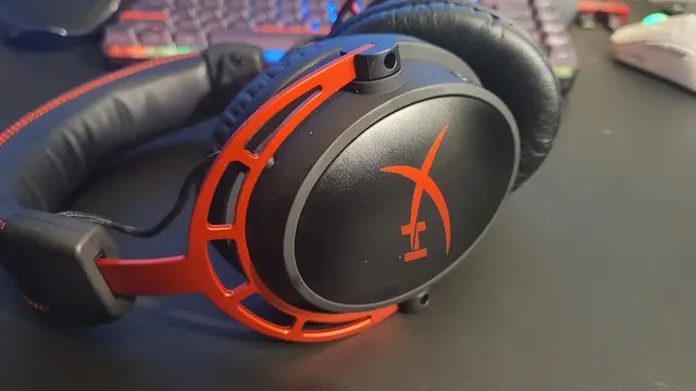 Огляд HyperX Cloud Alpha Wireless